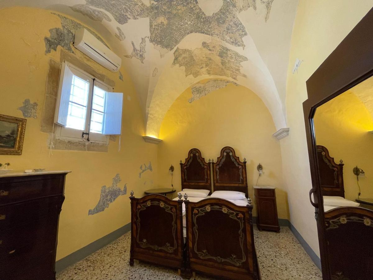 Bed and Breakfast Palazzo De Carlo E Il Parco Dei 7 Pozzi Лечче Экстерьер фото