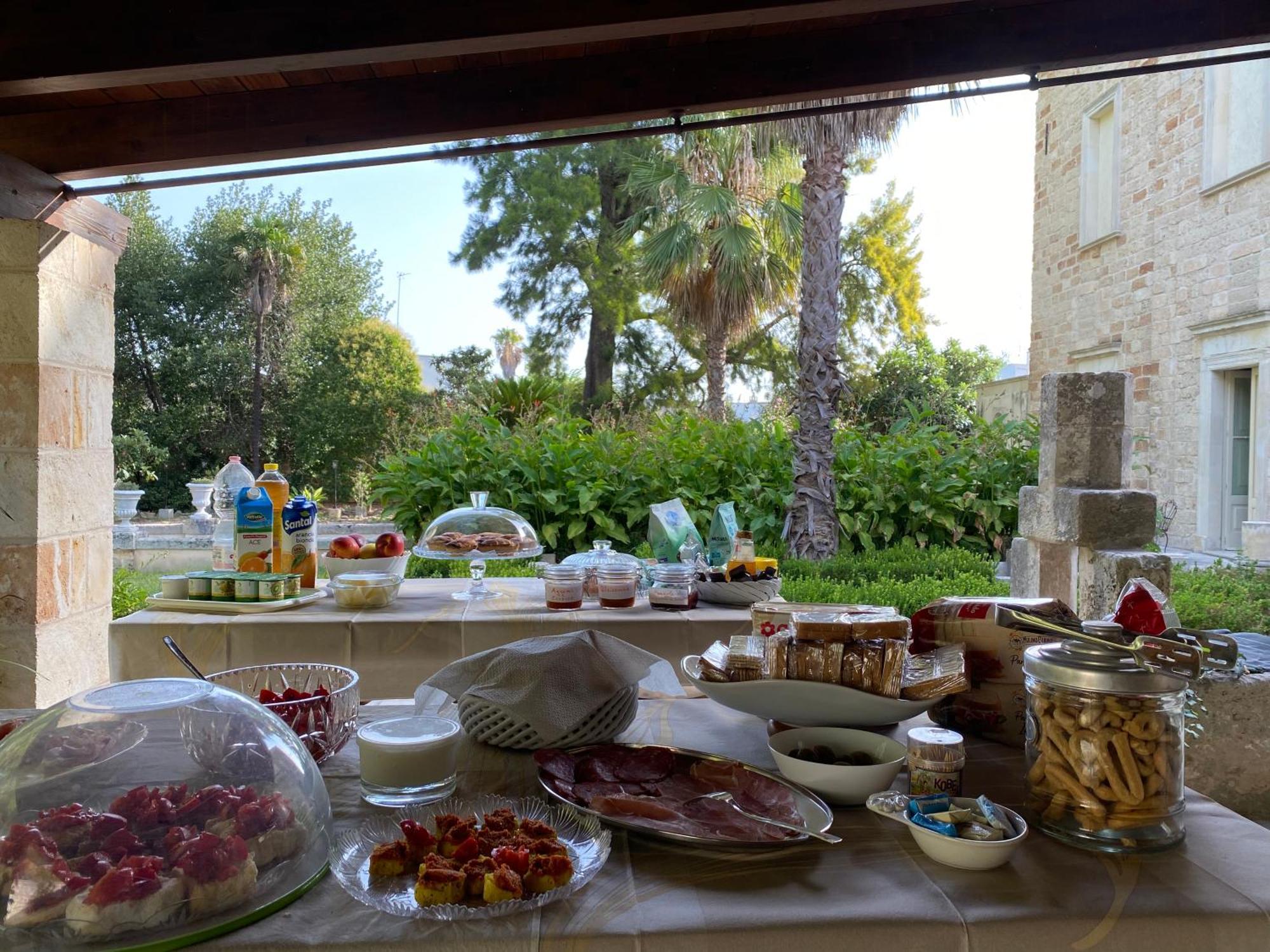 Bed and Breakfast Palazzo De Carlo E Il Parco Dei 7 Pozzi Лечче Экстерьер фото